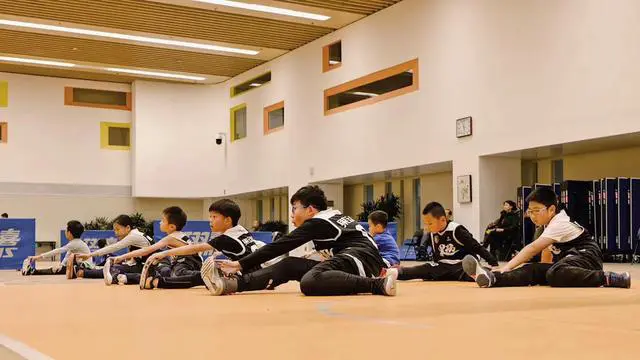 使用智能耳机进行篮球训练的具体方法和技巧_1